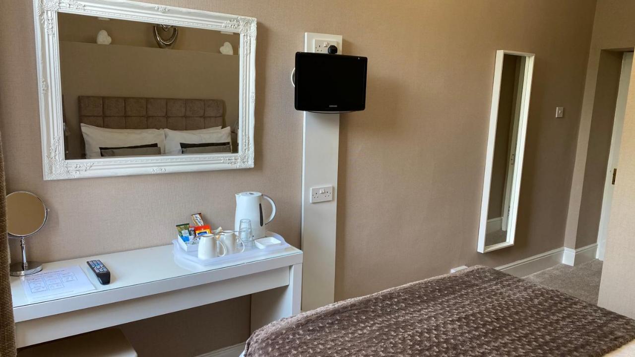 Bridge Farm Hotel Leeds  Eksteriør billede