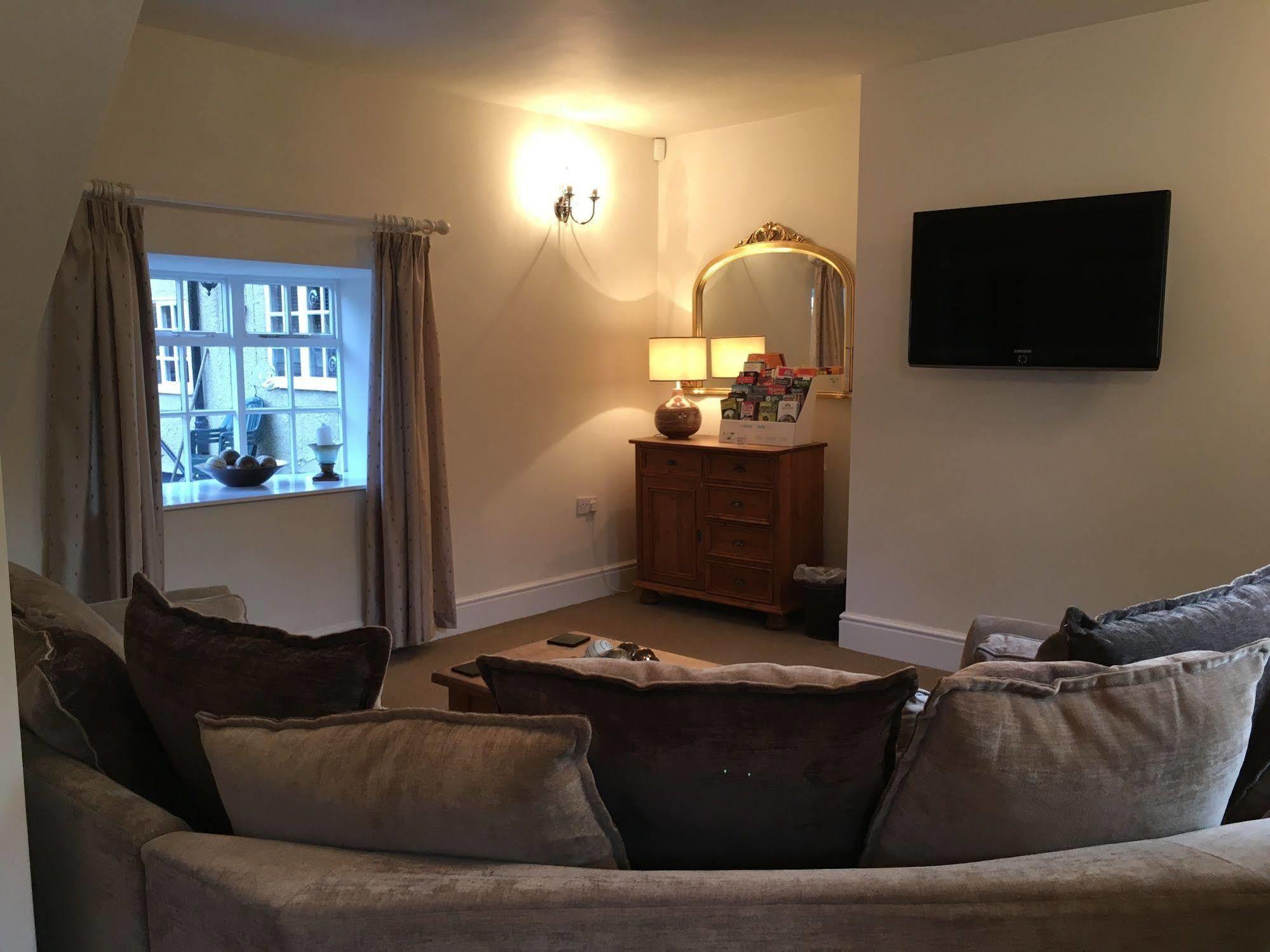 Bridge Farm Hotel Leeds  Eksteriør billede