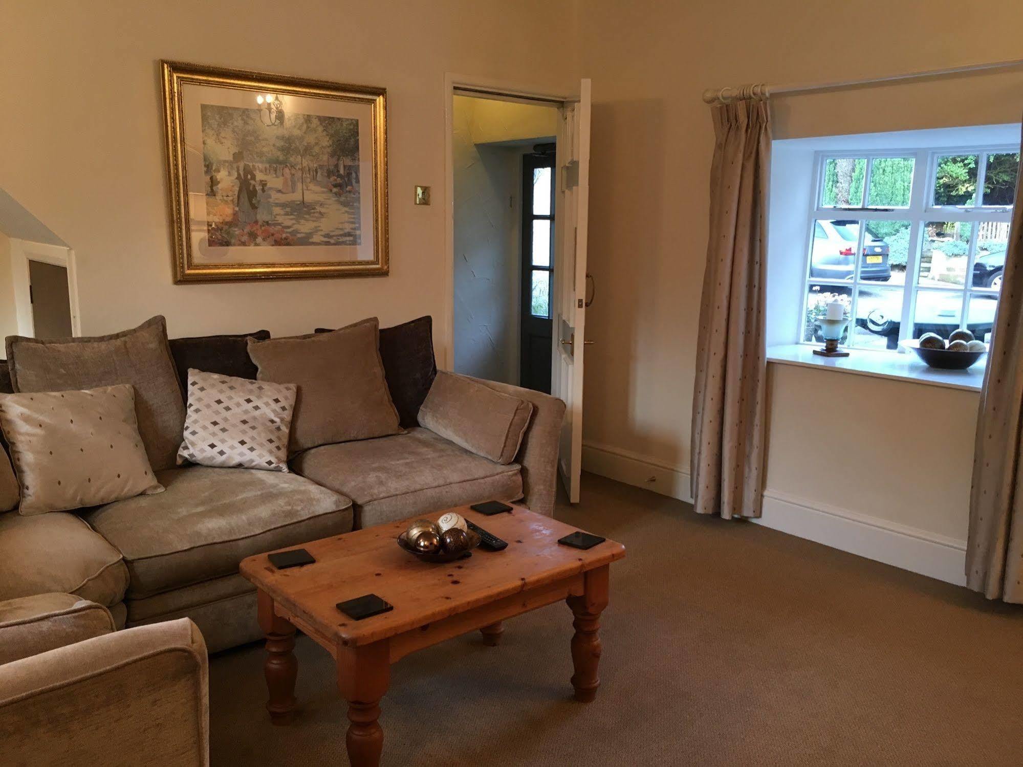 Bridge Farm Hotel Leeds  Eksteriør billede