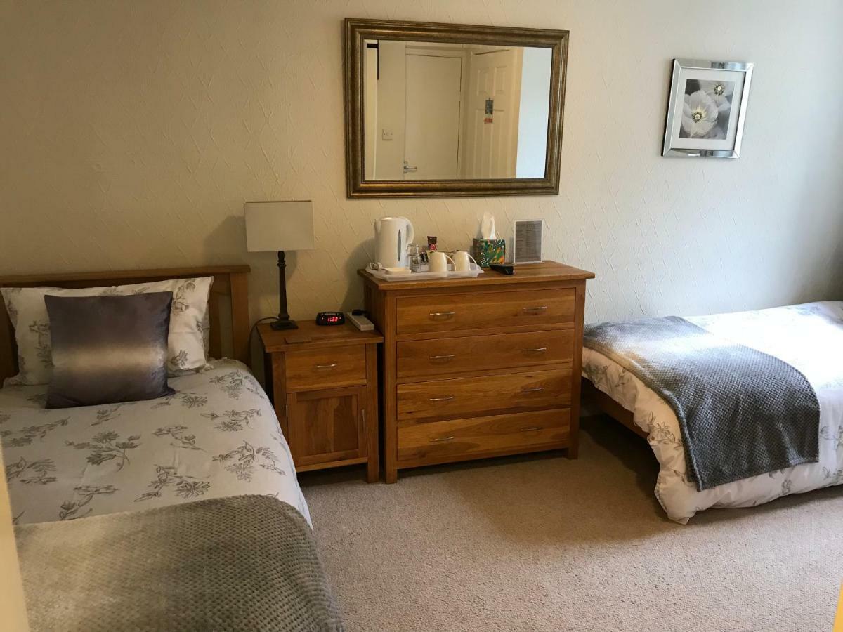Bridge Farm Hotel Leeds  Eksteriør billede