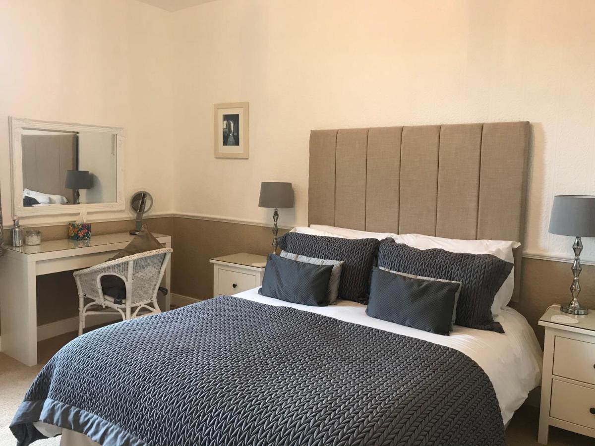 Bridge Farm Hotel Leeds  Eksteriør billede